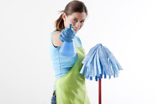 End of tenancy cleaning in a Hammersmith rental flat