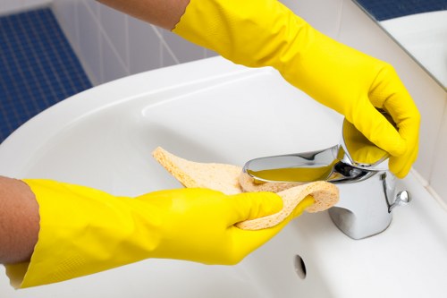 End of tenancy cleaning service for homes and offices in Hammersmith